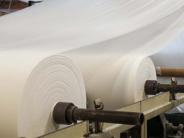 造紙廠客戶使用輕鈣作為填料